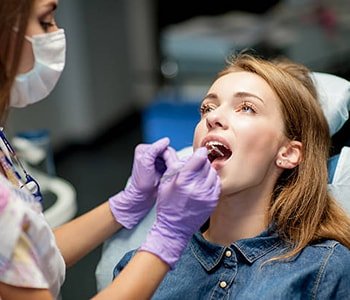 Common Mistakes You May Be Making That Are Really Damaging Your Teeth Common Mistakes You May Be Making That Are Really Damaging Your Teeth